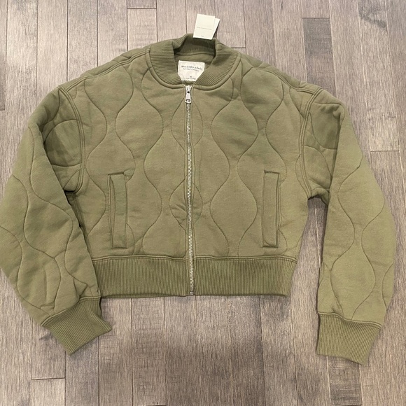 Abercrombie & Fitch Jackets & Blazers - 🚫SOLD🚫 NWT Abercrombie & Fitch Onion-Quilted Bomber Jacket